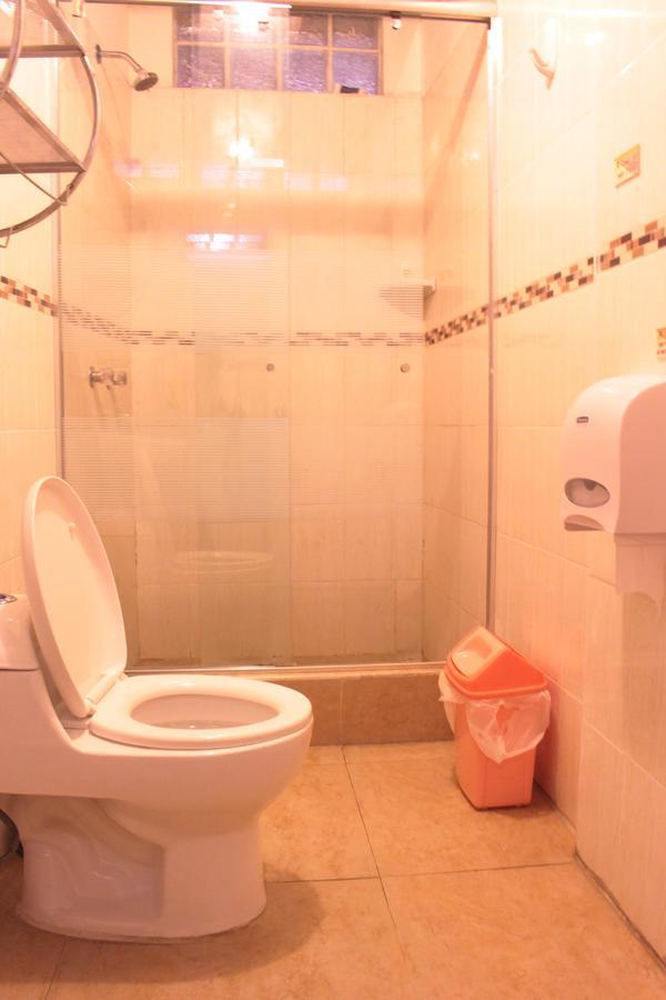 Waikiki Hostel Лима Екстериор снимка