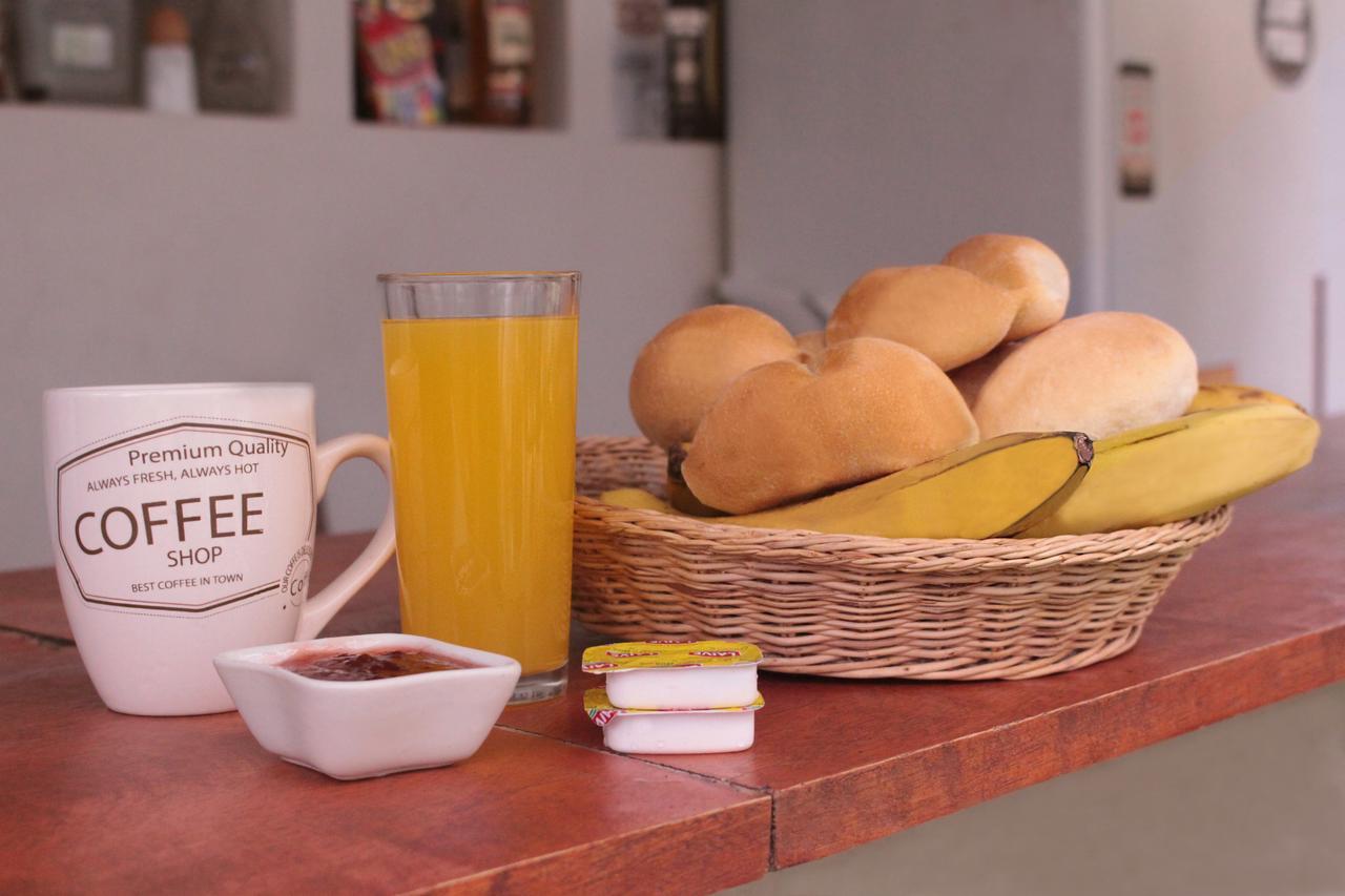Waikiki Hostel Лима Екстериор снимка